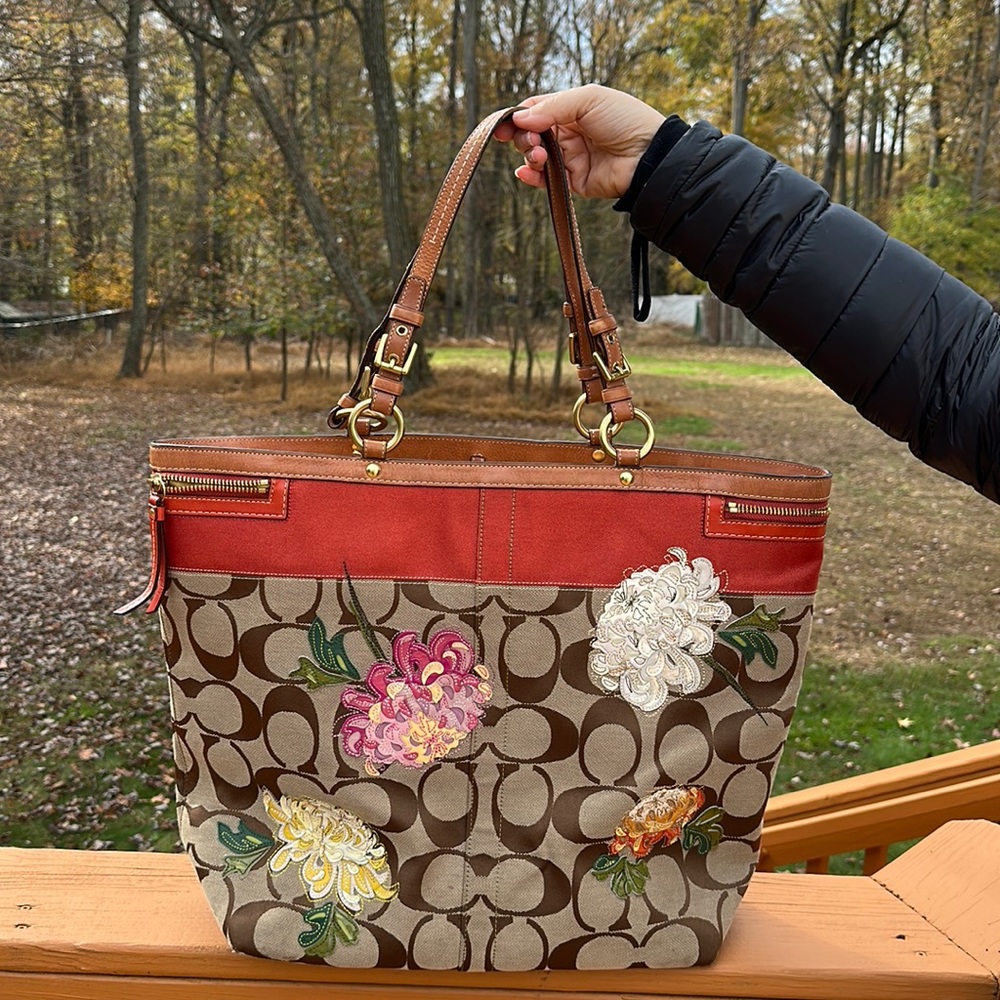 Coach Ltd Edition - Khaki Multicolor - Floral Extra Large Flower Tote Bag 12212